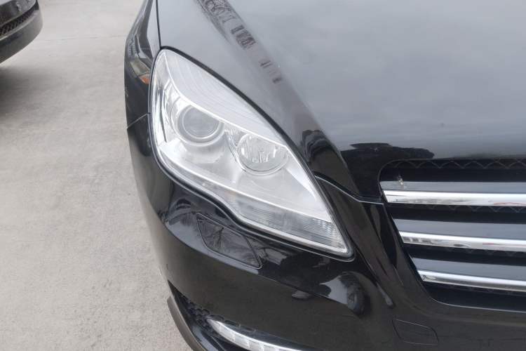 Used Mercedes-Benz R-Class 2010 R 350 L 4MATIC Right Front Headlight