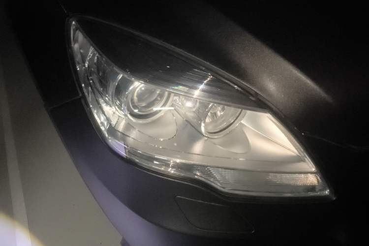 Used Mercedes-Benz R-Class 2010 R 350 L 4MATIC Right Front Headlight
