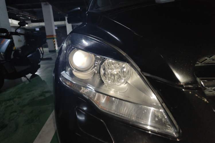 Used Mercedes-Benz R-Class 2010 R 350 L 4MATIC Right Front Headlight