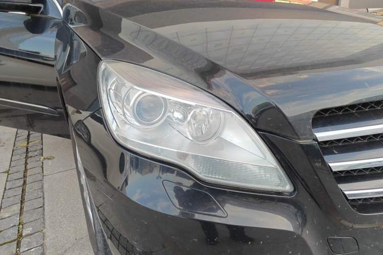 Used Mercedes-Benz R-Class 2010 R 300 L Business Model Right Front Headlight