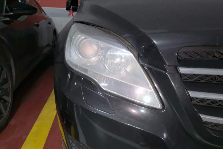 Used Mercedes-Benz R-Class 2010 R 350 L 4MATIC Right Front Headlight