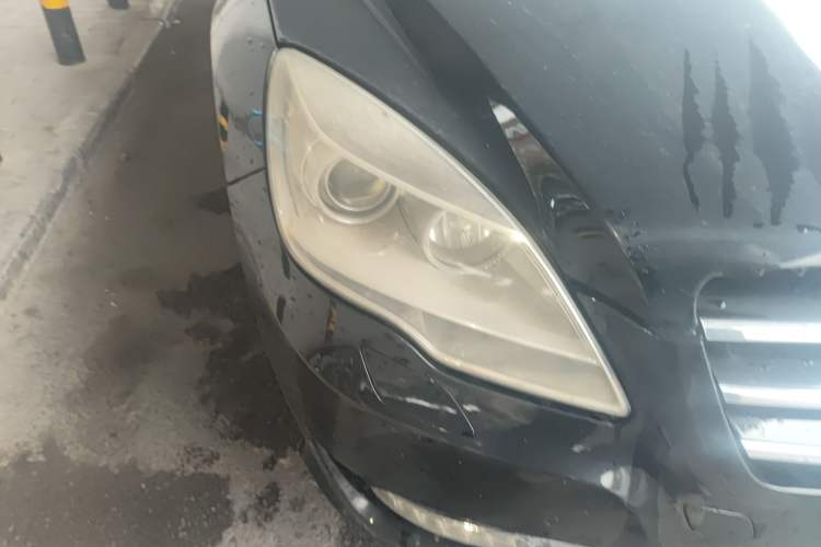 Used Mercedes-Benz R-Class 2010 R 300 L Business Model Right Front Headlight