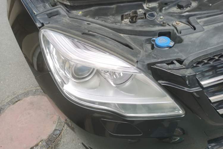 Used Mercedes-Benz R-Class 2010 R 350 L 4MATIC Right Front Headlight