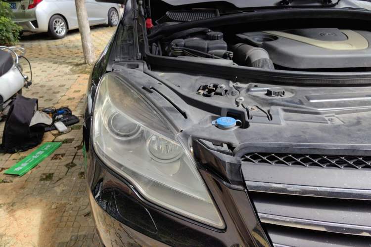 Used Mercedes-Benz R-Class 2010 R 350 L 4MATIC Right Front Headlight