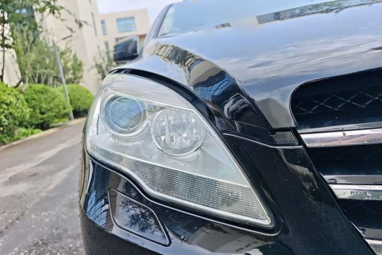 Used Mercedes-Benz R-Class 2010 R 300 L Business Model Right Front Headlight
