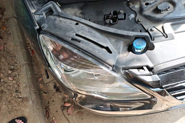 Used Mercedes-Benz R-Class 2010 R 350 L 4MATIC Right Front Headlight