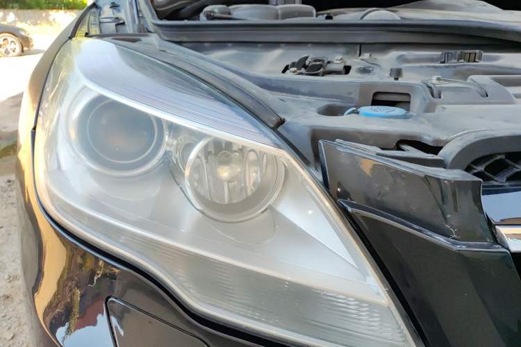 Used Mercedes-Benz R-Class 2010 R 350 L 4MATIC Right Front Headlight