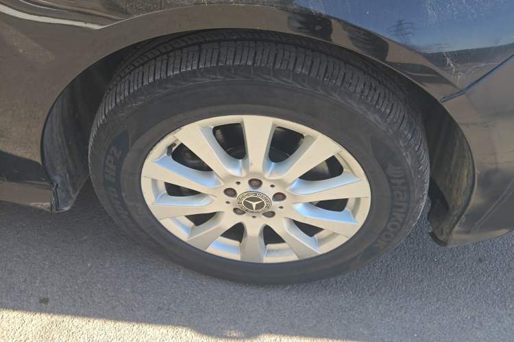 Used Mercedes-Benz R-Class 2010 R 350 L 4MATIC Right Front Wheel Hub
