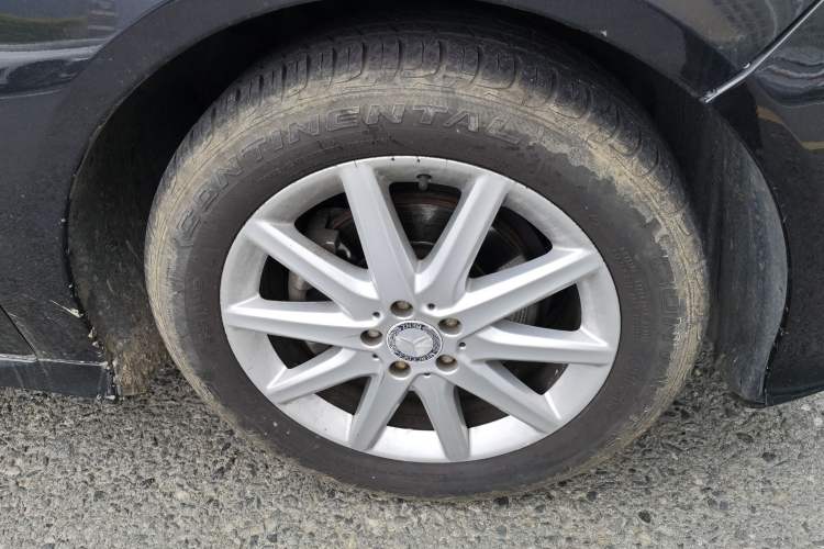 Used Mercedes-Benz R-Class 2010 R 350 L 4MATIC Right Front Wheel Hub