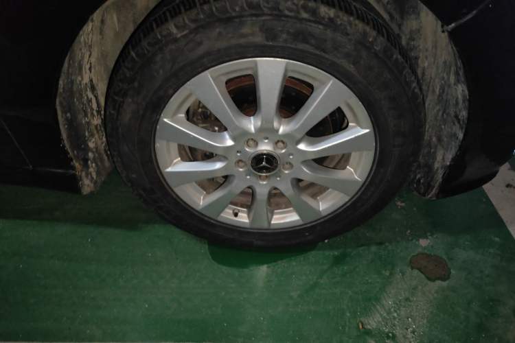 Used Mercedes-Benz R-Class 2010 R 350 L 4MATIC Right Front Wheel Hub