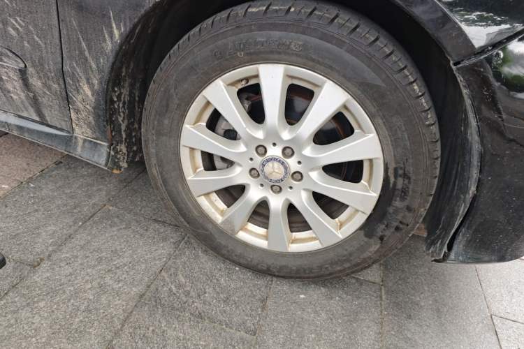 Used Mercedes-Benz R-Class 2010 R 350 L 4MATIC Grand Edition Right Front Wheel Hub