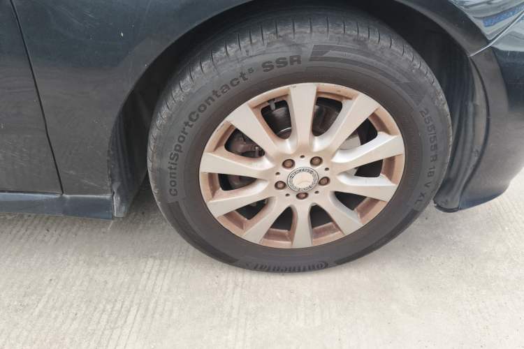Used Mercedes-Benz R-Class 2010 R 300 L Business Model Right Front Wheel Hub