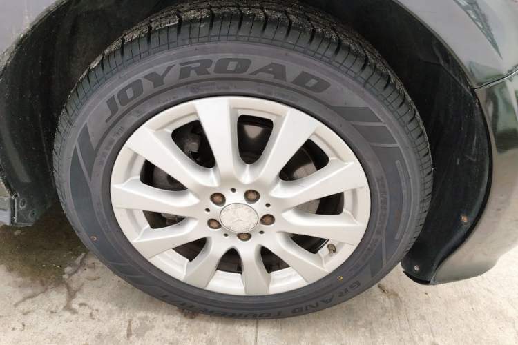 Used Mercedes-Benz R-Class 2010 R 300 L Luxury Model Right Front Wheel Hub