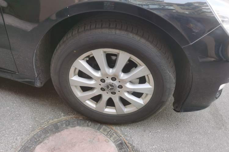 Used Mercedes-Benz R-Class 2010 R 350 L 4MATIC Right Front Wheel Hub