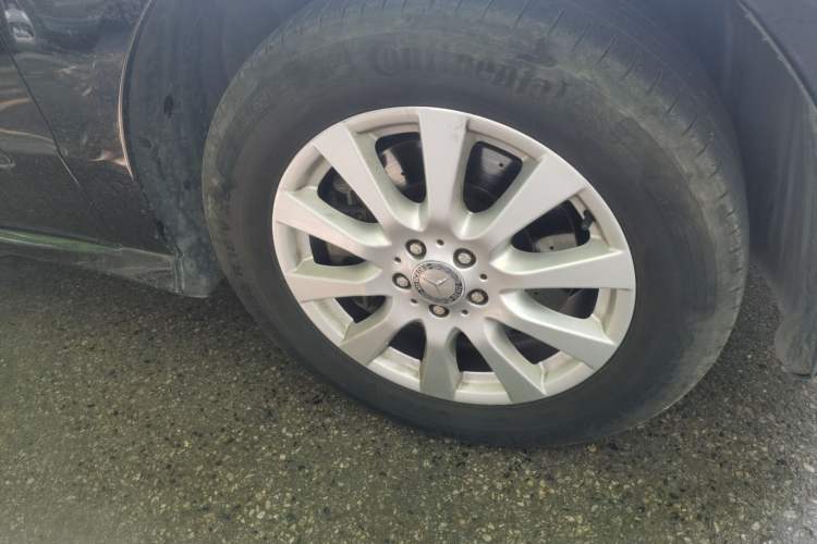 Used Mercedes-Benz R-Class 2010 R 350 L 4MATIC Right Front Wheel Hub
