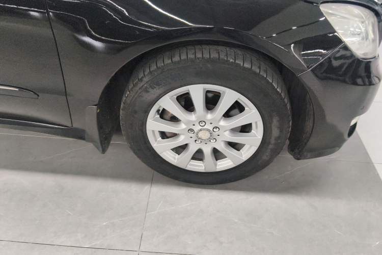 Used Mercedes-Benz R-Class 2010 R 350 L 4MATIC Right Front Wheel Hub