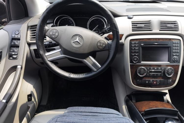 Used Mercedes-Benz R-Class 2010 R 350 L 4MATIC Steering Wheel