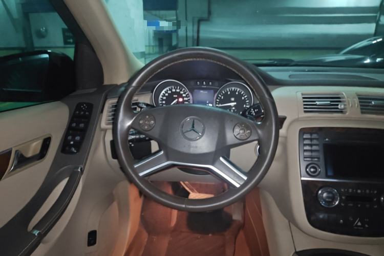 Used Mercedes-Benz R-Class 2010 R 350 L 4MATIC Steering Wheel