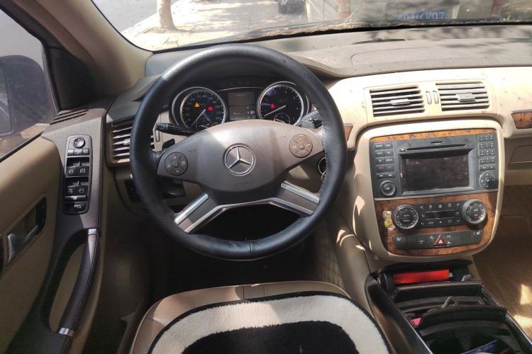 Used Mercedes-Benz R-Class 2010 R 300 L Luxury Model Steering Wheel