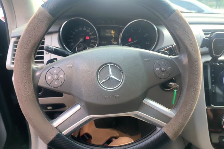 Used Mercedes-Benz R-Class 2010 R 300 L Business Model Steering Wheel