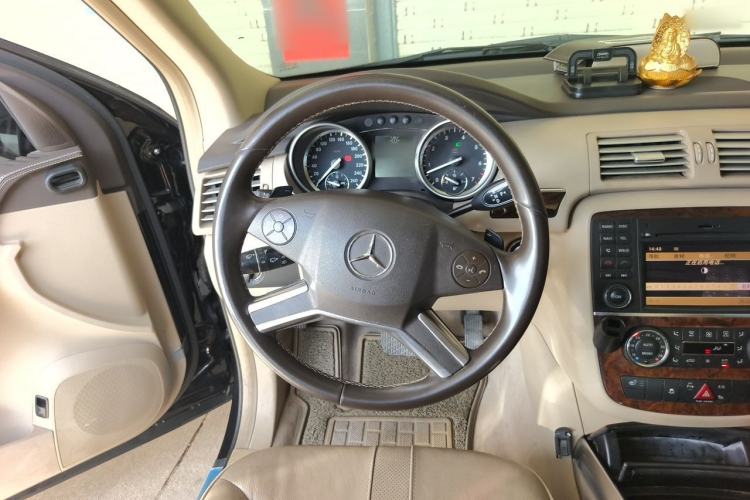 Used Mercedes-Benz R-Class 2010 R 350 L 4MATIC Steering Wheel