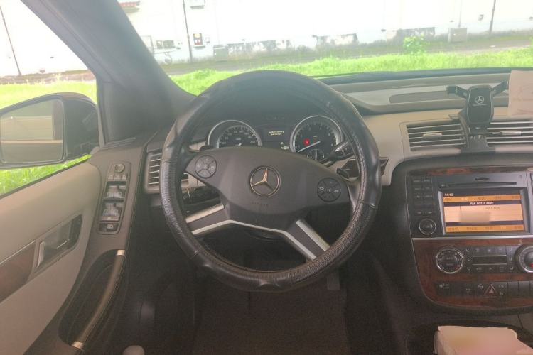 Used Mercedes-Benz R-Class 2010 R 300 L Luxury Model Steering Wheel