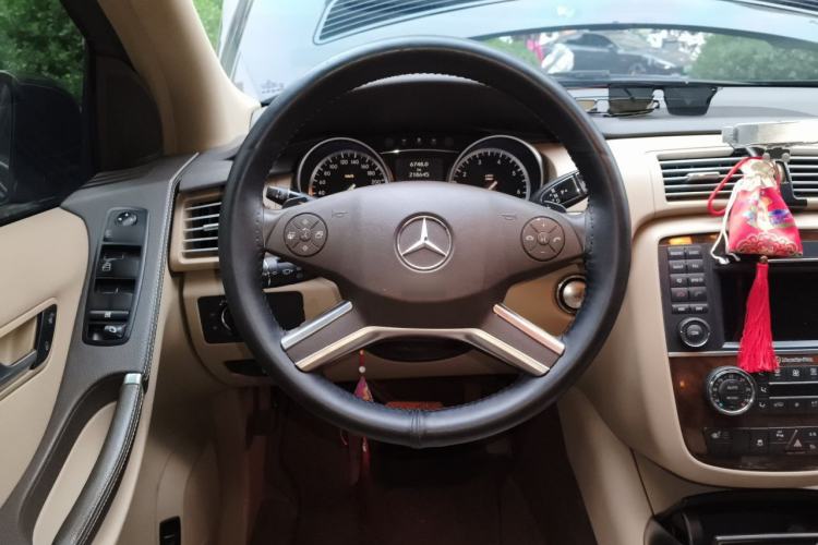 Used Mercedes-Benz R-Class 2010 R 350 L 4MATIC Steering Wheel