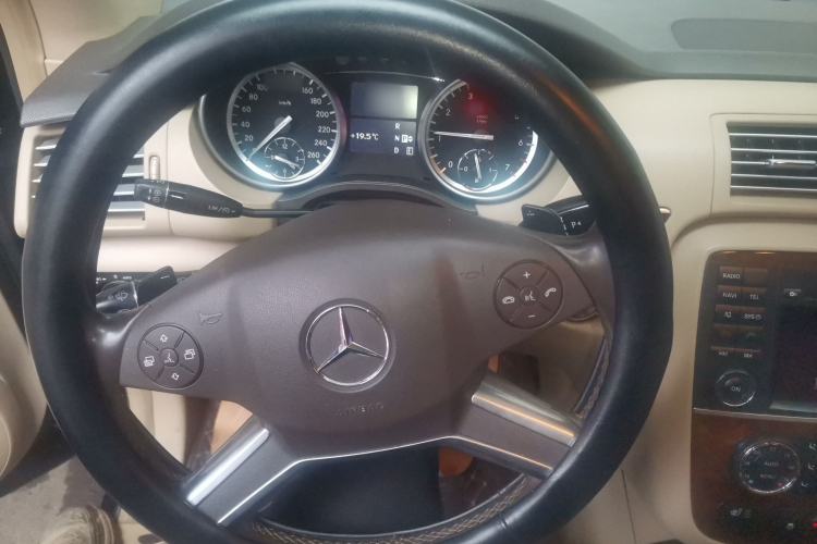 Used Mercedes-Benz R-Class 2010 R 350 L 4MATIC Steering Wheel