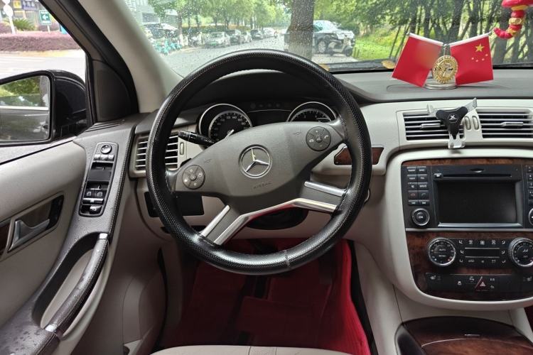 Used Mercedes-Benz R-Class 2010 R 300 L Business Model Steering Wheel