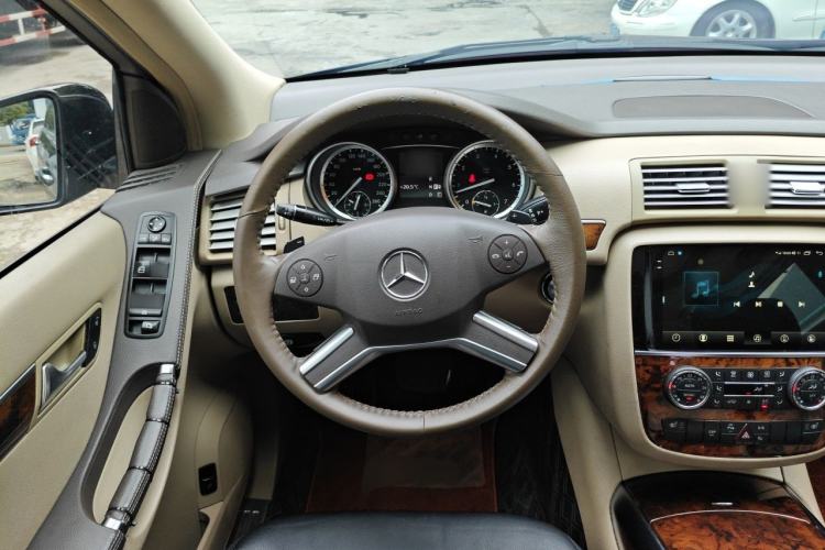 Used Mercedes-Benz R-Class 2010 R 350 L 4MATIC Steering Wheel