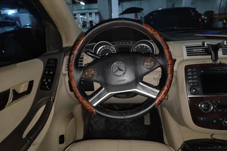 Used Mercedes-Benz R-Class 2010 R 350 L 4MATIC Steering Wheel