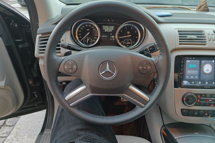 Used Mercedes-Benz R-Class 2010 R 300 L Business Model Steering Wheel