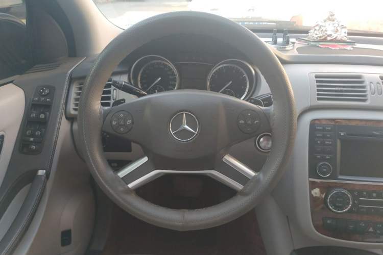 Used Mercedes-Benz R-Class 2010 R 350 L 4MATIC Steering Wheel