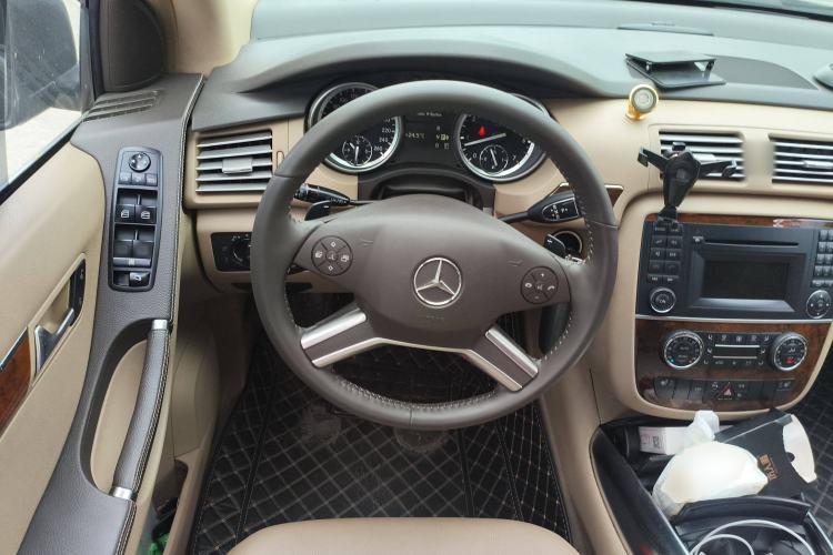 Used Mercedes-Benz R-Class 2010 R 300 L Business Model Steering Wheel