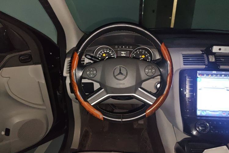 Used Mercedes-Benz R-Class 2010 R 350 L 4MATIC Steering Wheel