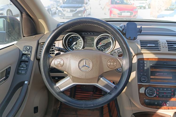 Used Mercedes-Benz R-Class 2010 R 350 L 4MATIC Steering Wheel
