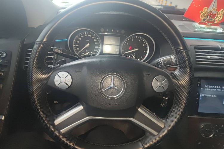 Used Mercedes-Benz R-Class 2010 R 300 L Business Model Steering Wheel