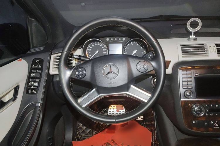 Used Mercedes-Benz R-Class 2010 R 350 L 4MATIC Steering Wheel