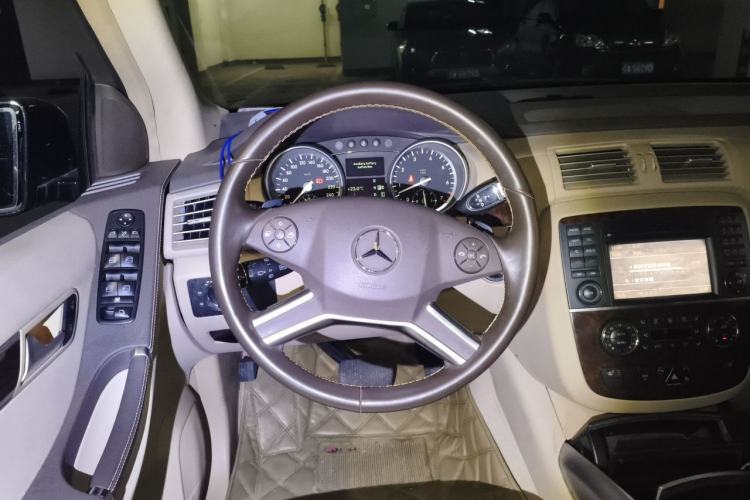 Used Mercedes-Benz R-Class 2010 R 300 L Luxury Model Steering Wheel
