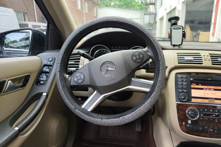 Used Mercedes-Benz R-Class 2010 R 300 L Luxury Model Steering Wheel