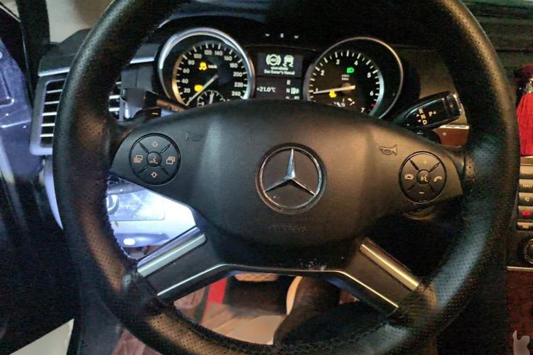 Used Mercedes-Benz R-Class 2010 R 350 L 4MATIC Steering Wheel