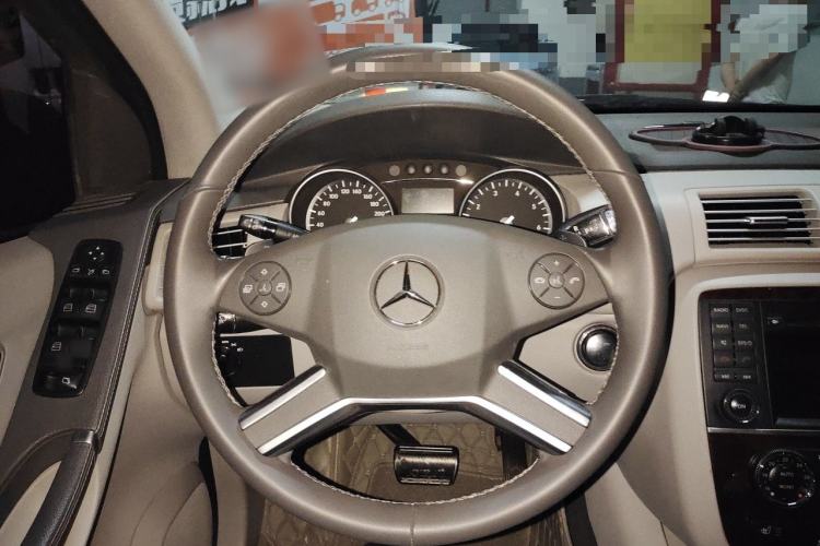 Used Mercedes-Benz R-Class 2010 R 350 L 4MATIC Steering Wheel