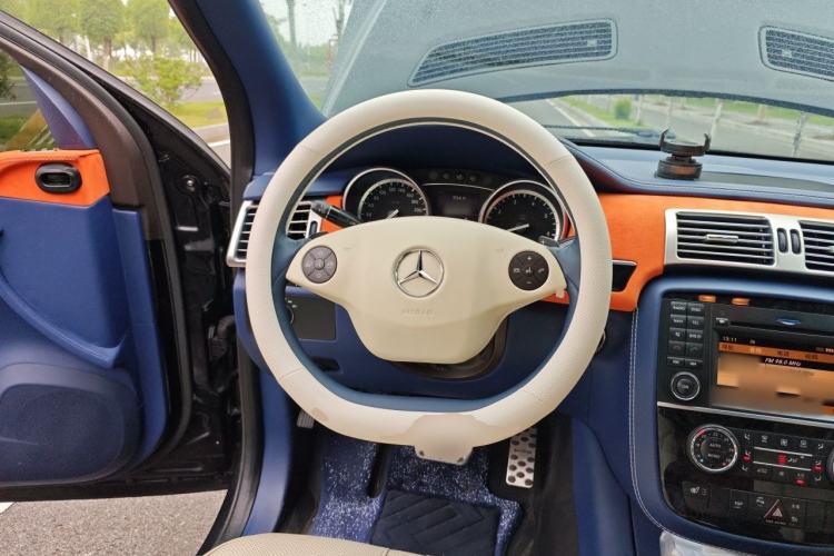 Used Mercedes-Benz R-Class 2010 R 350 L 4MATIC Steering Wheel