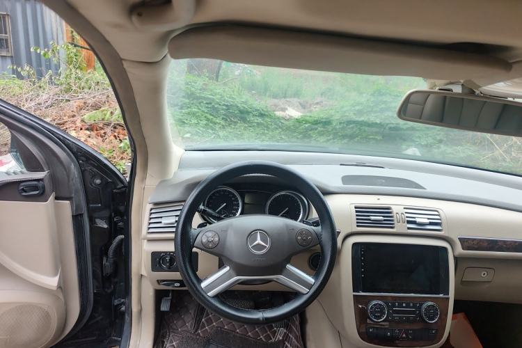 Used Mercedes-Benz R-Class 2010 R 300 L Business Model Steering Wheel