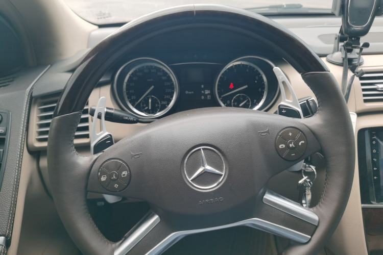 Used Mercedes-Benz R-Class 2010 R 300 L Business Model Steering Wheel