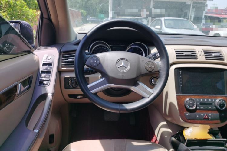 Used Mercedes-Benz R-Class 2010 R 350 L 4MATIC Steering Wheel