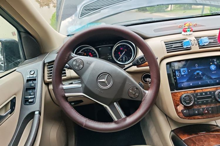 Used Mercedes-Benz R-Class 2010 R 300 L Business Model Steering Wheel