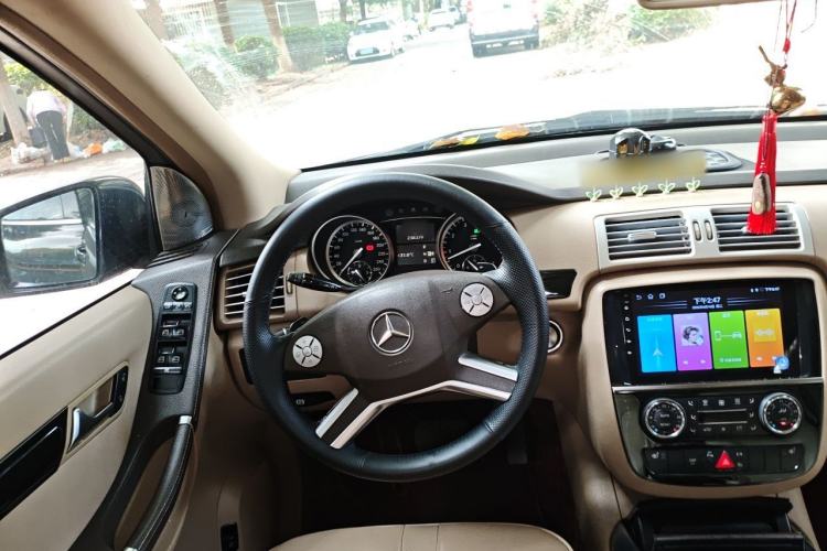 Used Mercedes-Benz R-Class 2010 R 350 L 4MATIC Steering Wheel