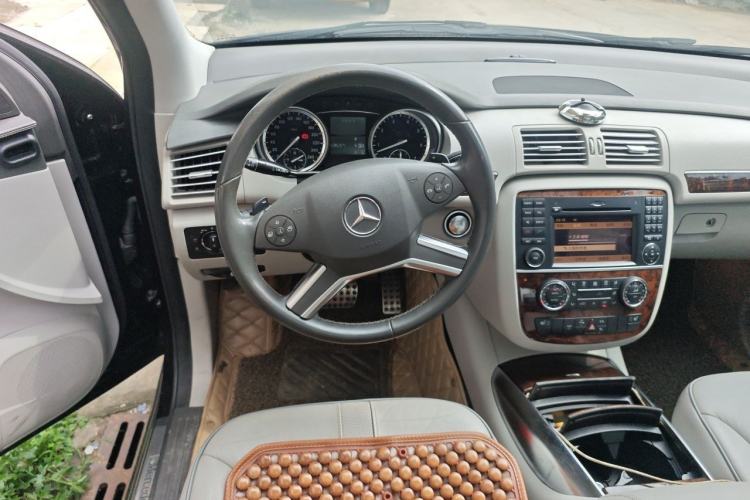 Used Mercedes-Benz R-Class 2010 R 350 L 4MATIC Steering Wheel