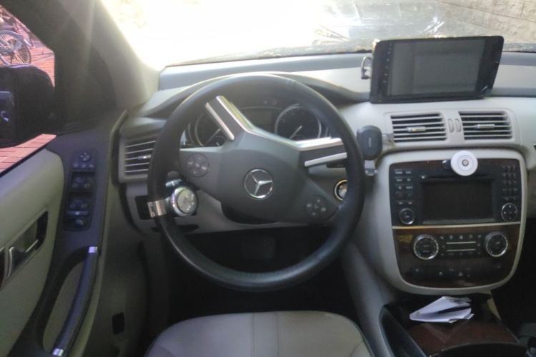 Used Mercedes-Benz R-Class 2010 R 350 L 4MATIC Steering Wheel